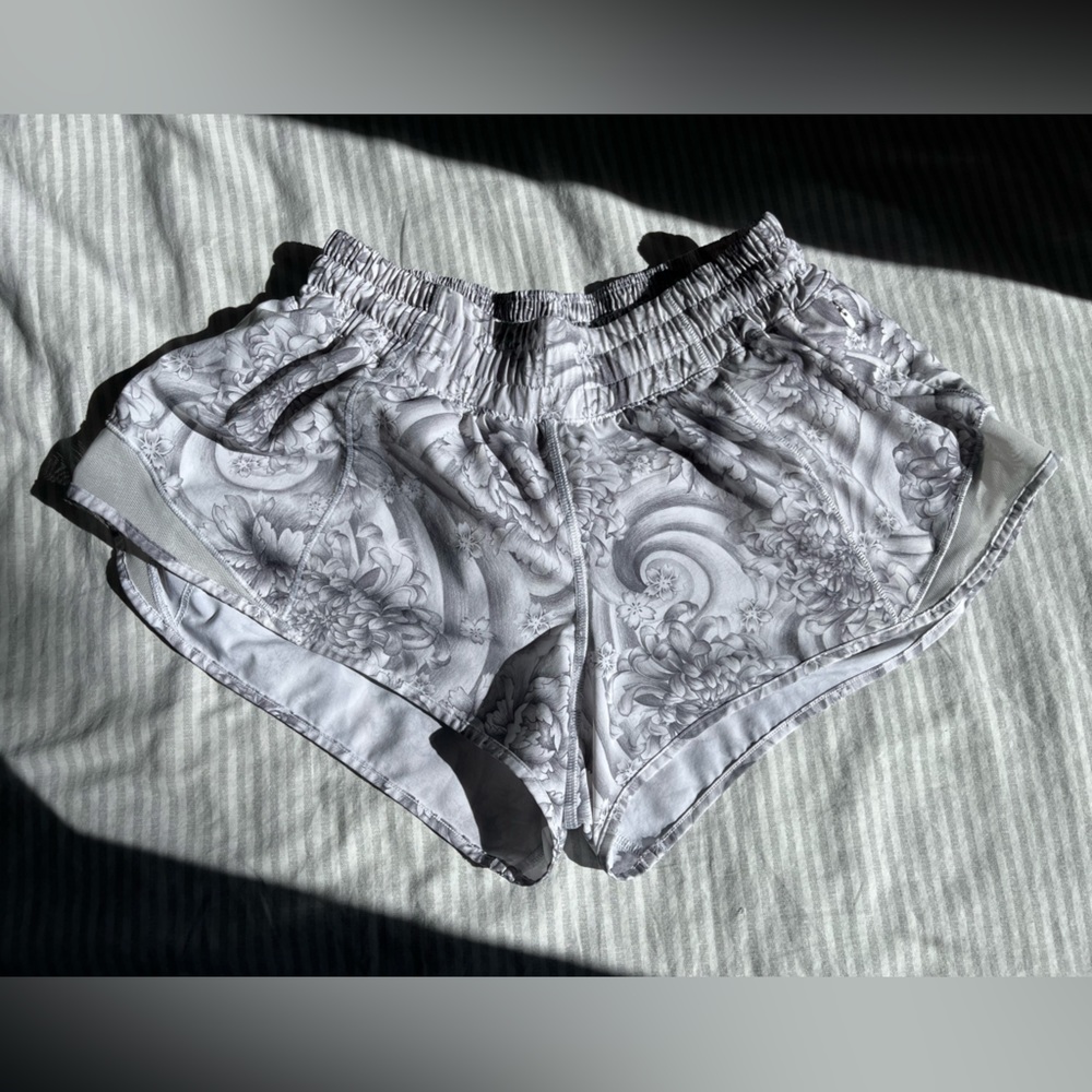Lululemon hotty hot shorts